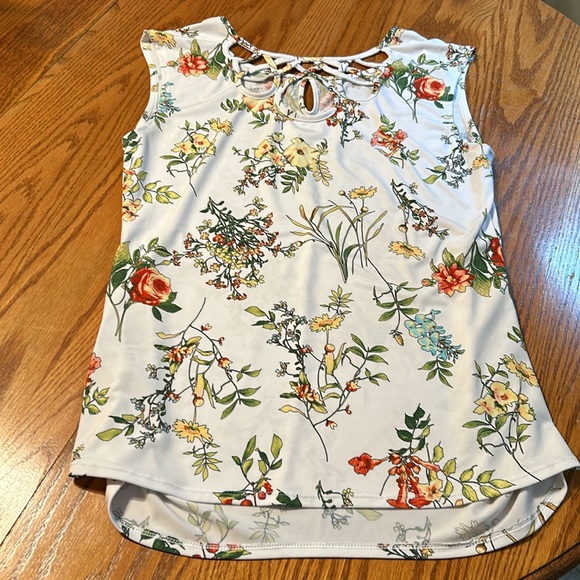 NY&C Size M floral tank - Picture 2 of 7